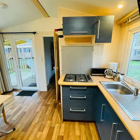 M.Home Confort P009 2Chbr/5Pers אתר קמפינג